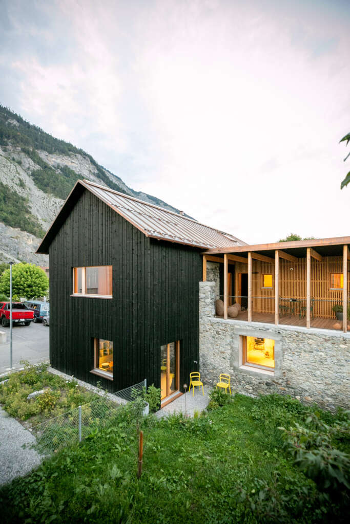 Hof & Hist Modunita architects sa Felsberg Switzerland House Design