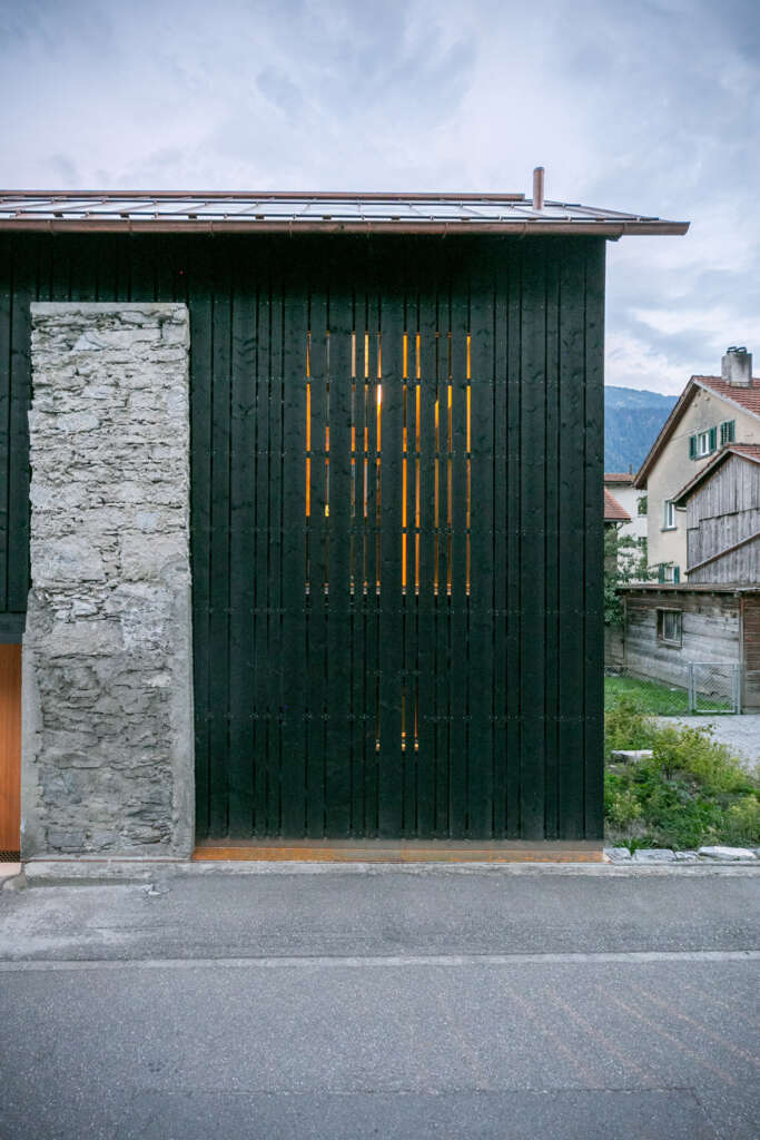 Hof & Hist Modunita architects sa Felsberg Switzerland House Design