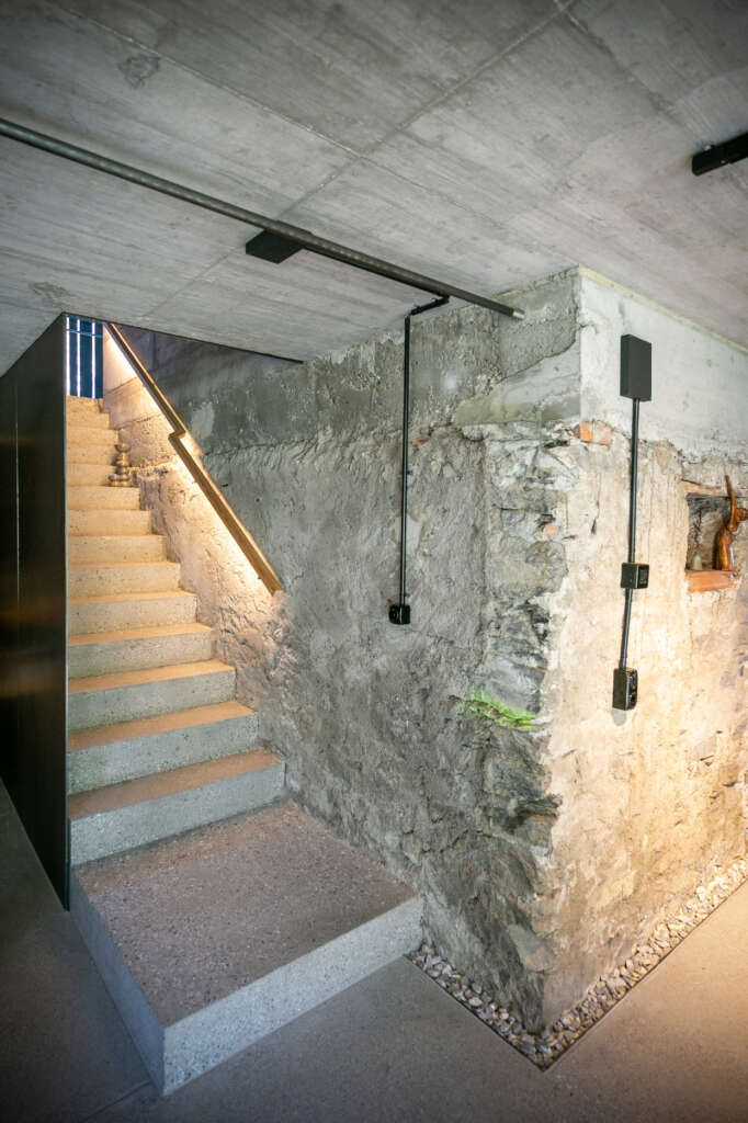 Hof & Hist Modunita architects sa Felsberg Switzerland House Design