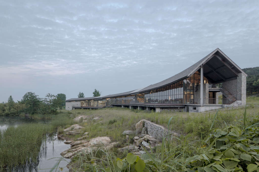 Dragon Mountain Tourist Center Aurelien Chen / Urban and Rural Planning and Design Institute of CSCEC Rizhao China