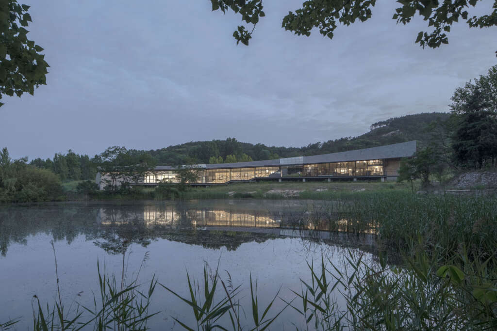 Dragon Mountain Tourist Center Aurelien Chen / Urban and Rural Planning and Design Institute of CSCEC Rizhao China