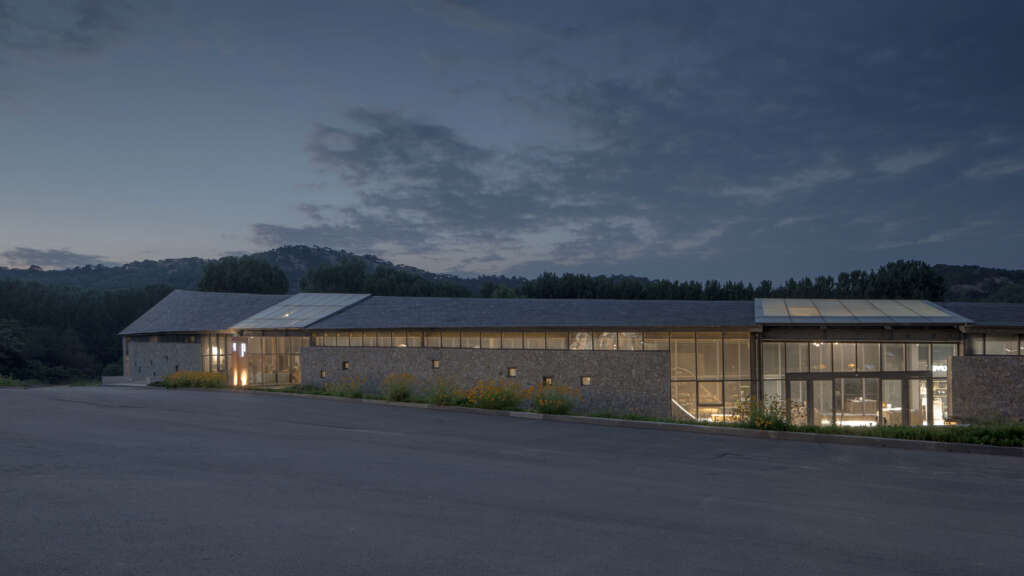 Dragon Mountain Tourist Center Aurelien Chen / Urban and Rural Planning and Design Institute of CSCEC Rizhao China