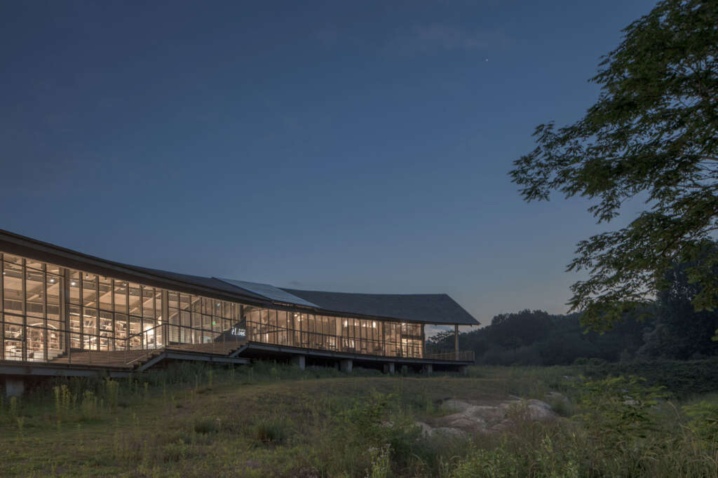 Dragon Mountain Tourist Center Aurelien Chen / Urban and Rural Planning and Design Institute of CSCEC Rizhao China