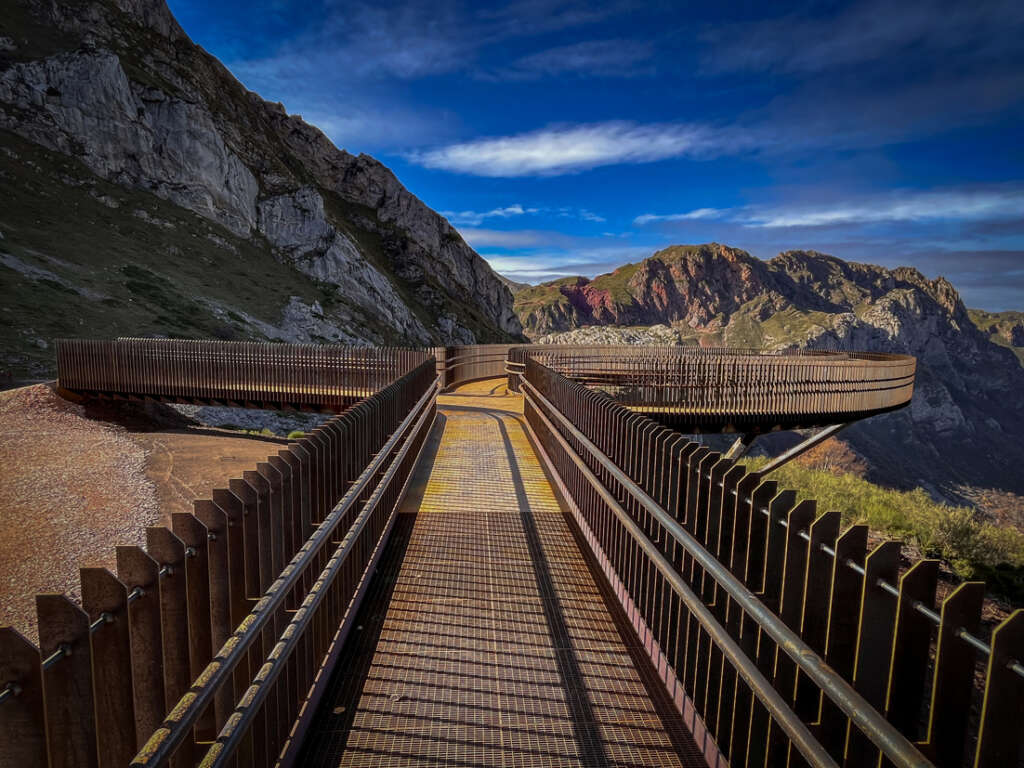 Memory of the Geological Viewpoint of the Saliencia or Farrapona Valley Puerto & Sánchez Arquitectos Somiedo Natural Park Spain Lookout