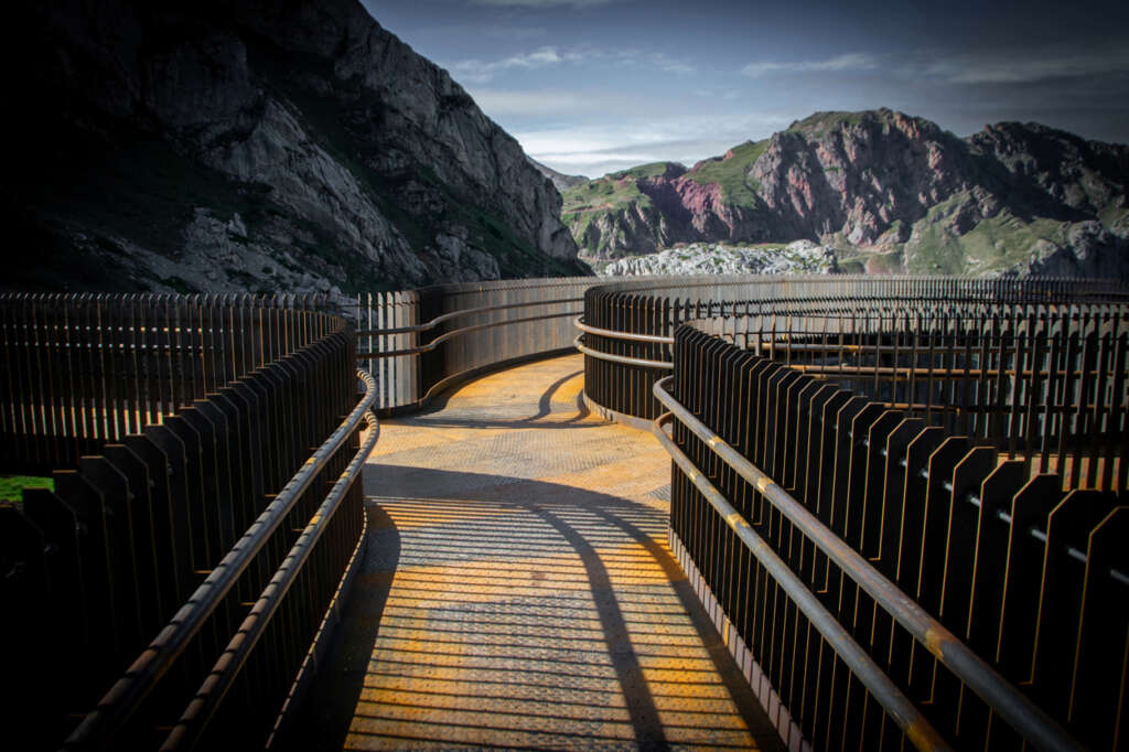 Memory of the Geological Viewpoint of the Saliencia or Farrapona Valley Puerto & Sánchez Arquitectos Somiedo Natural Park Spain Lookout